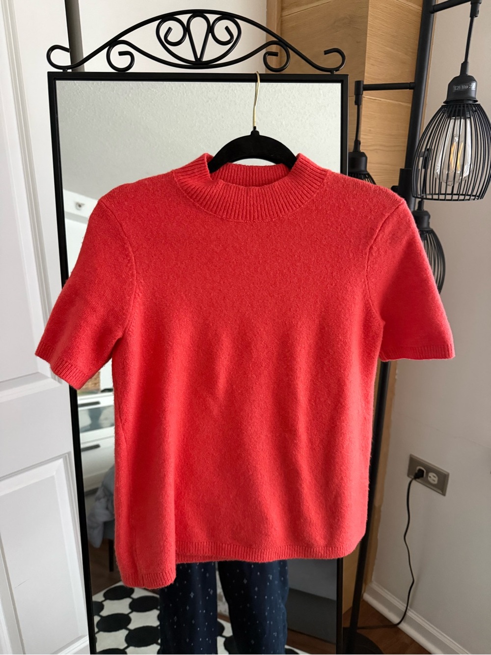 Red Short-Sleeve Crewneck Sweater women Size S
